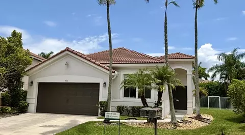 522 Live Oak Ln, Weston, FL 33327
