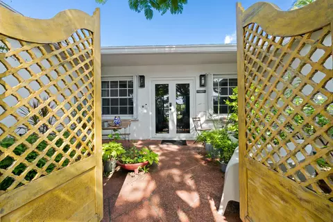 3991 NW 46th Ave, Lauderdale Lakes, FL 33319