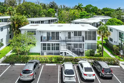 1045 SE 15th St #13D, Fort Lauderdale, FL 33316