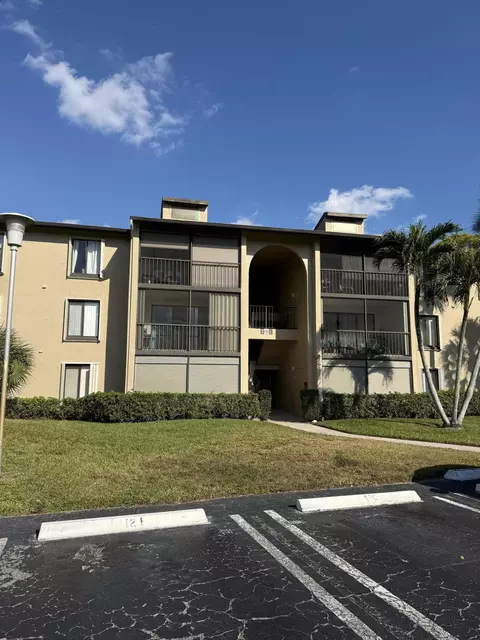 703 Sunny Pine Way #B3, Greenacres, FL 33415