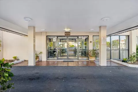 4156 Inverrary Dr, Lauderhill, FL 33319