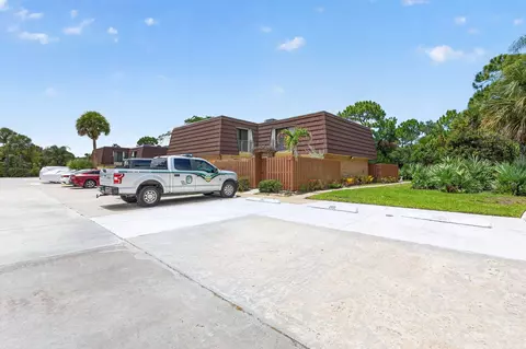 5706 SE Riverboat Dr #202, Stuart, FL 34997