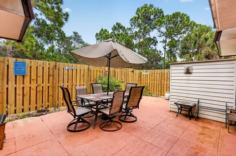 Exterior - 5706 SE Riverboat Dr #202, Stuart, FL 34997 photo 8 of 11
