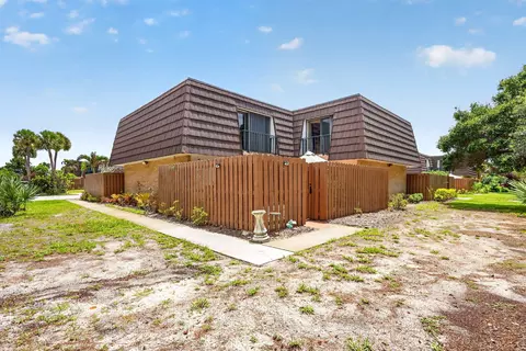 5706 SE Riverboat Dr #202, Stuart, FL 34997