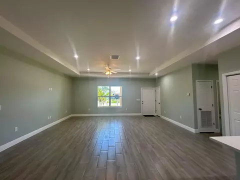 Living - 3935 NW 18th Ave, Okeechobee, FL 34972 photo 2 of 2