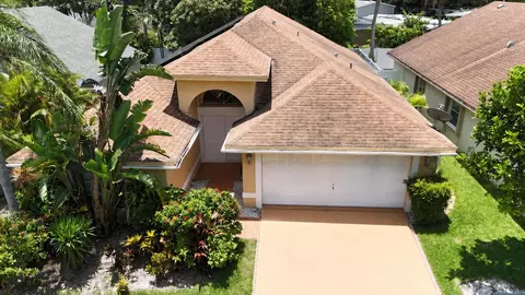 1059 Fairfax Cir W, Boynton Beach, FL 33436