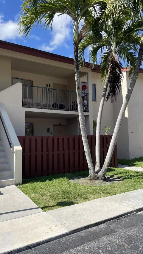 7911 Southgate Blvd #B2, North Lauderdale, FL 33068