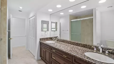 Bath - 7510 E Cypresshead Dr, Parkland, FL 33067 photo 4 of 4