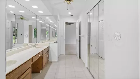 Bath - 7510 E Cypresshead Dr, Parkland, FL 33067 photo 2 of 4