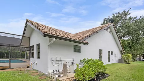 Exterior - 7510 E Cypresshead Dr, Parkland, FL 33067 photo 10 of 12