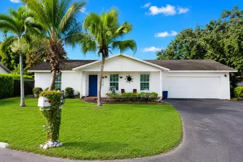 7460 SW 42nd Pl, Davie, FL 33314