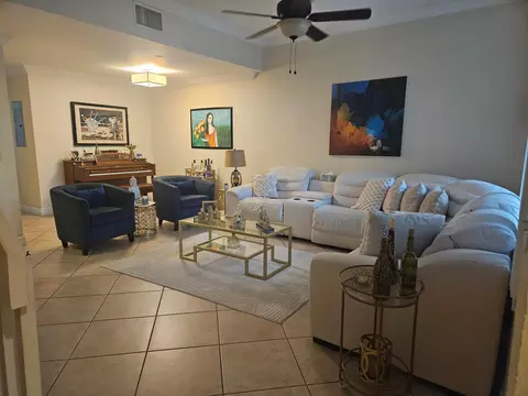 3829 E Schoolhouse Rd E #3, Fort Myers, FL 33916