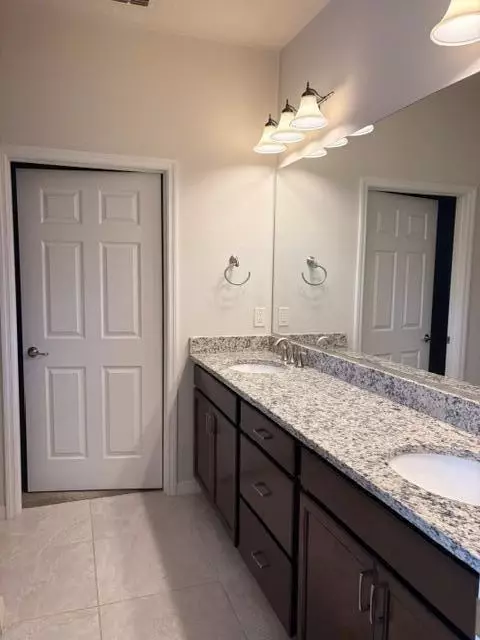 Bath - 9648 SW 63rd Loop, Ocala, FL 34481 photo 1 of 2