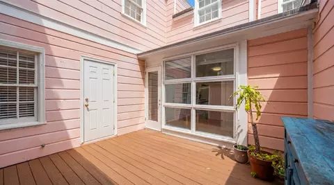 Exterior - 258 Pendleton Ave, Palm Beach, FL 33480 photo 3 of 8