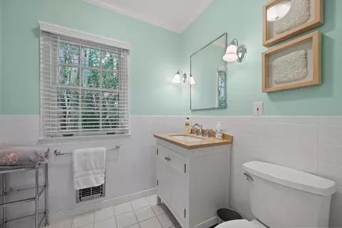 Bath - 258 Pendleton Ave, Palm Beach, FL 33480 photo 4 of 4