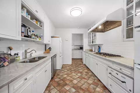 Kitchen - 258 Pendleton Ave, Palm Beach, FL 33480 photo 2 of 2
