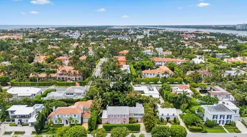 View/Area - 258 Pendleton Ave, Palm Beach, FL 33480 photo 2 of 5