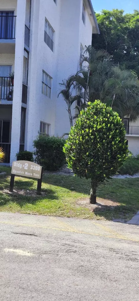 3300 Spanish Moss Ter #402, Lauderhill, FL 33319