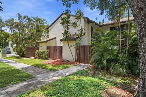 3349 Cocoplum Cir #33129, Coconut Creek, FL 33063
