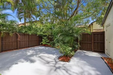 3349 Cocoplum Cir #33129, Coconut Creek, FL 33063