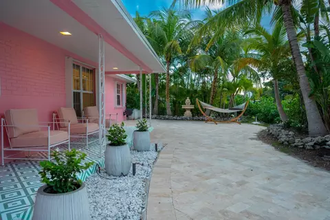 247 SE 3rd Ave, Delray Beach, FL 33483