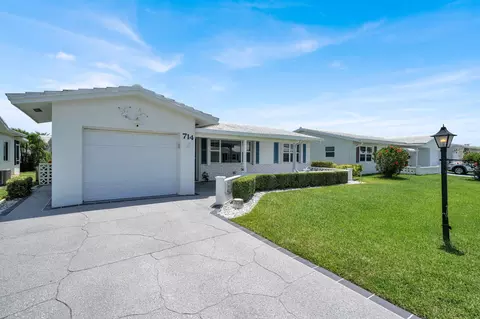 714 SW 16th St, Boynton Beach, FL 33426