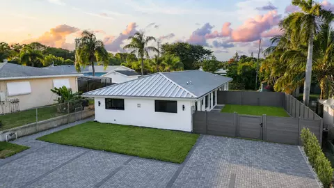 303 De Carie St, Delray Beach, FL 33444