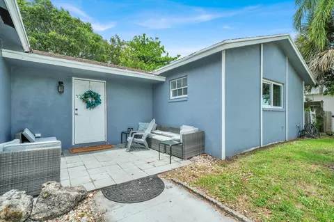 9599 SW 13th Pl, Boca Raton, FL 33428