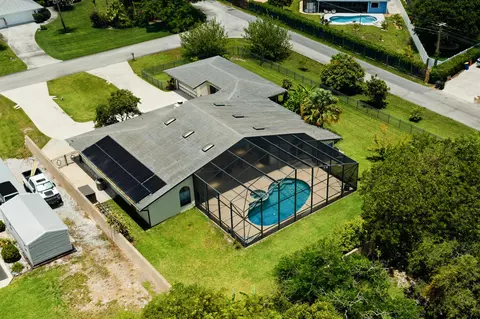 View/Area - 4599 SE Halston Ct, Stuart, FL 34997 photo 7 of 10