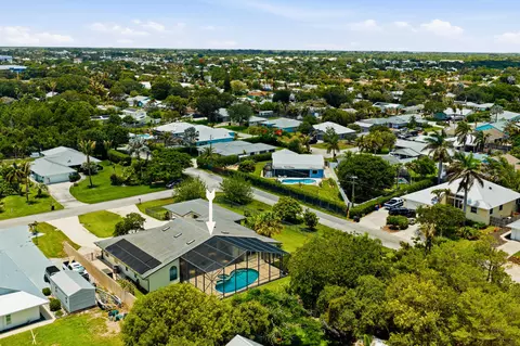 View/Area - 4599 SE Halston Ct, Stuart, FL 34997 photo 6 of 10