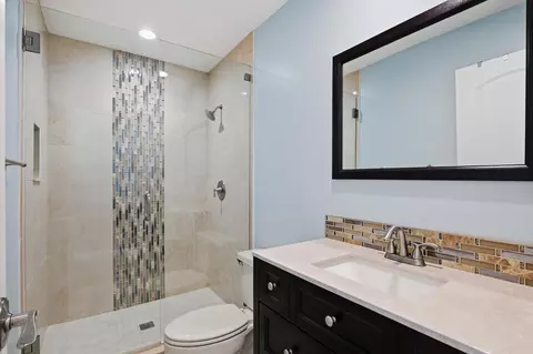 Bath - 4599 SE Halston Ct, Stuart, FL 34997 photo 2 of 3