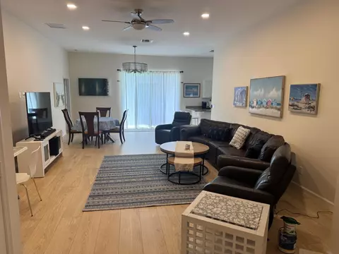 10171 SE Williams Dr, Hobe Sound, FL 33455
