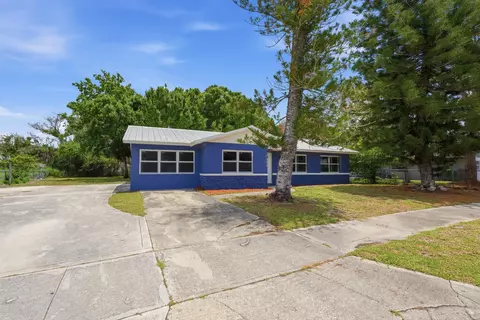 3000 Langston Dr, Fort Pierce, FL 34946