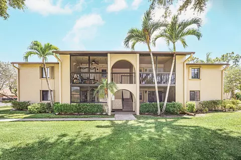 539 Shady Pine Way #B2, Greenacres, FL 33415