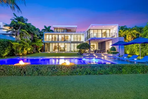1529 Middle River Dr, Fort Lauderdale, FL 33304