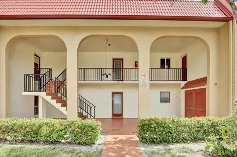 210 Lake Frances Dr, West Palm Beach, FL 33411