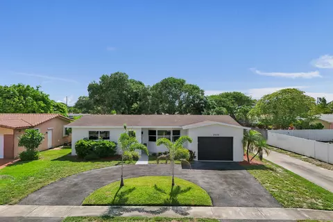 2030 N 54th Ave, Hollywood, FL 33021