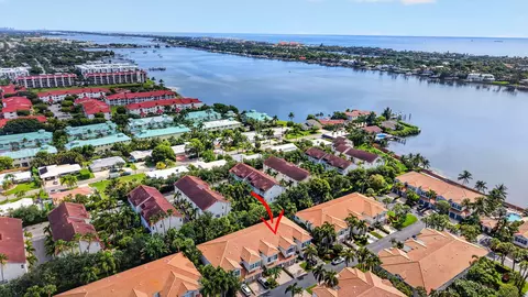 124 Las Brisas Cir, Hypoluxo, FL 33462