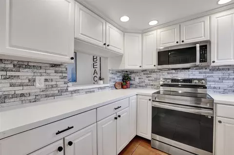 6570 Royal Palm Blvd #210J, Margate, FL 33063