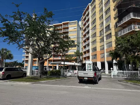 2025 NE 164th St #601, North Miami Beach, FL 33162