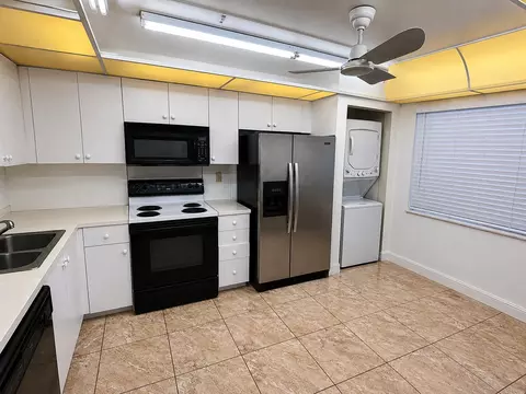 1000 Colony Point Cir #315, Pembroke Pines, FL 33026