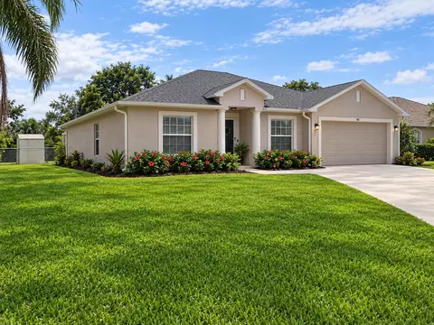 681 NW Thuringer St NW, Palm Bay, FL 32907