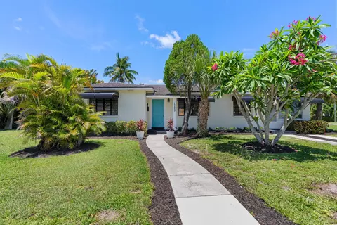 1725 N Lakeside Dr, Lake Worth Beach, FL 33460