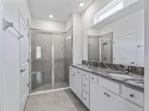 Bath - 5536 NW 40th Loop, Ocala, FL 34482 photo 3 of 3
