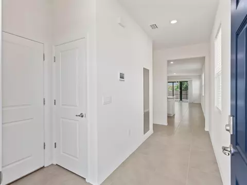 Entry Way - 5536 NW 40th Loop, Ocala, FL 34482 photo 1 of 2