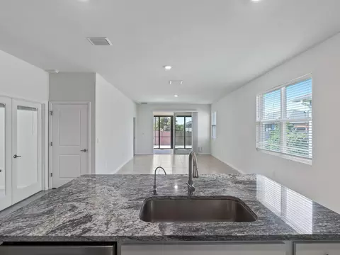 Kitchen - 5536 NW 40th Loop, Ocala, FL 34482 photo 8 of 8