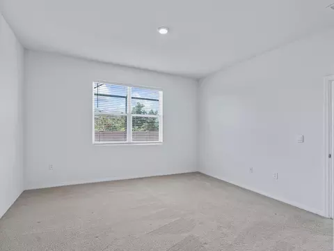 Bedroom - 5536 NW 40th Loop, Ocala, FL 34482 photo 7 of 8