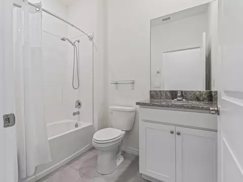 Bath - 5536 NW 40th Loop, Ocala, FL 34482 photo 1 of 3