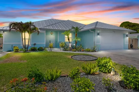 6481 SE Clairmont Pl, Hobe Sound, FL 33455