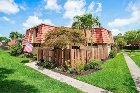 8122 Thames Blvd #C, Boca Raton, FL 33433